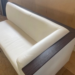 090504レザーソファ　の画像