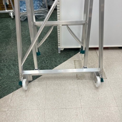 【中古】【店頭引取限定】TRUSCO  折りたたみ式作業台　TDAD-150