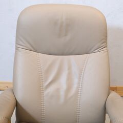 北欧ノルウェーのメーカーEKORNES(エコーネス)社のストレスレスチェアー コンサル(M)です！！リビングはもちろんシアタールームなどにおススメの北欧デザインのパーソナルチェアー♪の画像