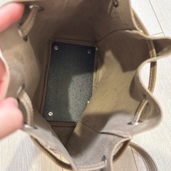 巾着バッグ グレージュの画像