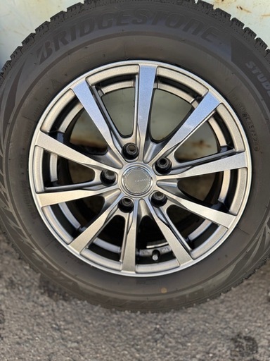 スタッドレス再度値下げしました　アルミホイル付きブリヂストンブリザック3ヶ月使用の極上品