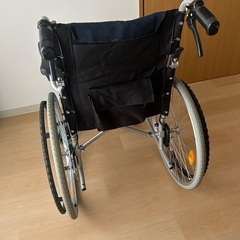 【美品】車椅子 軽量  ケアテックジャパン ハピネス CA-10SU 自走式　ネイビーの画像