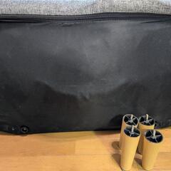 一人暮らし用グレーソファーの画像