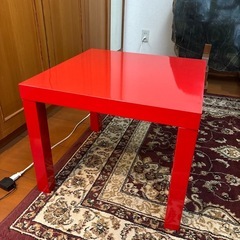 IKEAのテーブルの画像