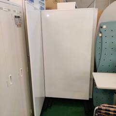 【愛品倶楽部柏店】KOKUYO コクヨ ホワイトボードスクリーン キャスター付 3連/幅2460mm/高さ1800mmの画像