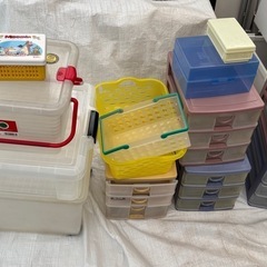 ★ プラスチックの収納BOX色々サイズです♪★全てお取引き可能な方優先★の画像