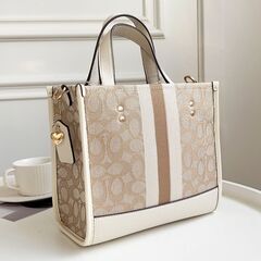 [コーチ] 縦版 レッドブラウン トートバッグ field tote 22 dempsey ショッピングバッグ 帆布 手提げメッセンジャーバッグの画像