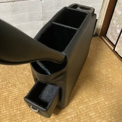 ミニバン等に　　センターコンソール
の画像