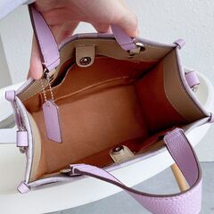 [コーチ] 縦版 サトイモ パープル dempsey トートバッグ field tote 22 ショッピングバッグ 帆布 手提げメッセンジャーバッグの画像