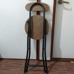折りたたみイスの画像