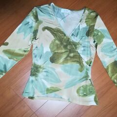 DORI (made in Italy) のトップス　グリーン系の画像