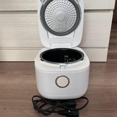 TOSHIBA炊飯器3合RC-5XLの画像