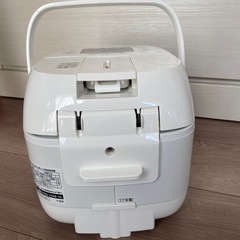 TOSHIBA炊飯器3合RC-5XLの画像