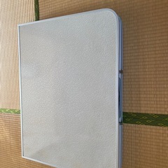 キャンプ用テーブルの画像
