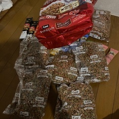 猫の餌　キャットフード　まとめ売り【値下げ不可　あんしん決済不可　発送不可】の画像