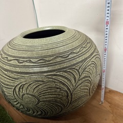 大きな壺 骨董品の画像