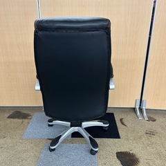チェアー　椅子　腰クッション付き　事務所　ゲーミングチェアの画像