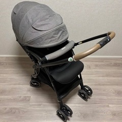 【美品】アップリカ　ラクーナクッションAFベビーカー　2023年モデルの画像
