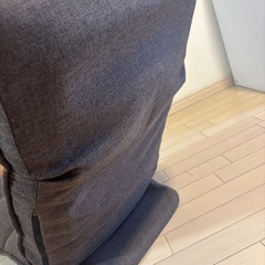カインズ 座ったままリクライニングできる倒れにくい座椅子（ブラウン・ブルー展開） ソファー　リクライニング     の画像