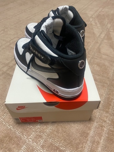 取引中！Stussy × Nike Air Force 1 Mid 