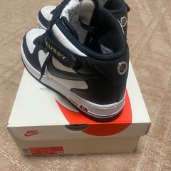 Stussy × Nike Air Force 1 Mid "Black and Light Boneの画像