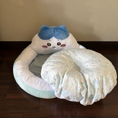 ちいかわ ペットベッド ハチワレの画像