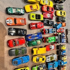 【お取り置き中】カーズ洗車機とミニカーの画像