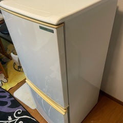 2ドア　冷蔵庫　シャープ　137リットル　1人暮らしいかがでしょうか？の画像
