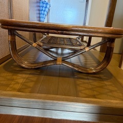 リゾート感満載の机の画像