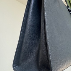 美品CHARLES & KEITHバッグの画像