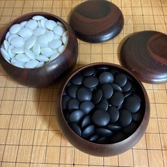 決まりました　脚付碁盤(蓋付き)と碁石セットの画像