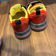 カーズスニーカー15センチの画像