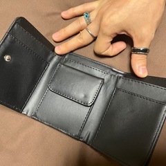 財布　黒の画像