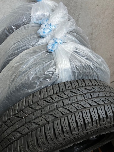 ハイエースタイヤホイルセット215/70R15YOKOHAMA
