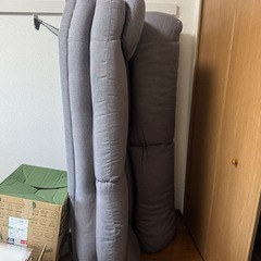 電子レンジ、ソファーの画像