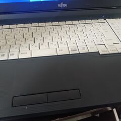 富士通 高性能7世代Corei5　高速大容量SSD240G搭載　　大容量メモリ8G　大画面15.6インチ　USB3.0 Wifi対応の画像