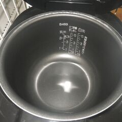 ZOJIRUSHI 象印 IH5.5合炊飯ジャー 2018年製 NP-V10A2【モノ市場東浦店】41の画像