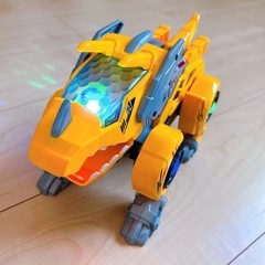 新品⭐️恐竜変身車 スプレーで変身する恐竜カー おもちゃ 電動カー　誕生日　クリスマスの画像