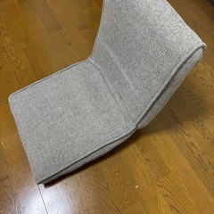 グレー色座椅子の画像
