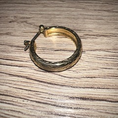 ハワイアンジュエリーゴールドピアスの画像