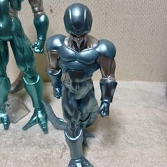 ドラゴンボール　メタルクウラ大小フィギィアセットの画像