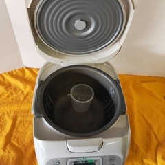 IH炊飯器 ホワイトの画像