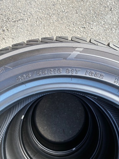YOKOHAMA IG52 スタッドレスタイヤ 205/55r16 91T 2021年製