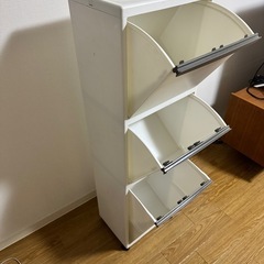 ３段ゴミ箱の画像
