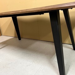 【M's works】ダイニングテーブルの画像