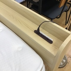 【トレファク神戸新長田店 買取/販売】取りに来られる方限定！引き出し付きダブルベッドです。の画像
