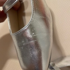 ストラップ付きスクエアフラットシューズ　シルバーの画像