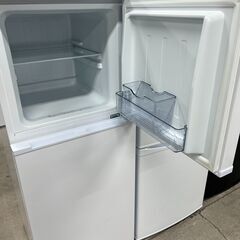 2ドア冷蔵庫❕2024年製❕ゲート付き軽トラ”無料貸出❕購入後取り置きにも対応 ❕R5973の画像