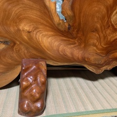 木のオブジェの画像