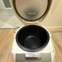 炊飯器の画像